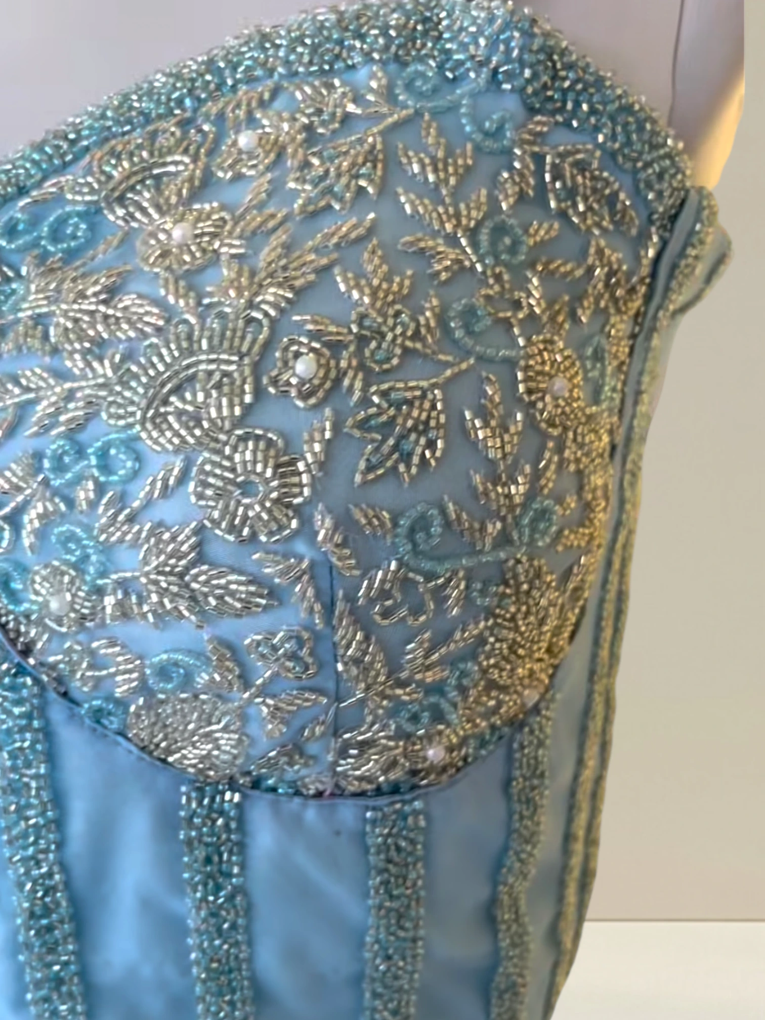 Signature ruffle with corset blouse0 product image