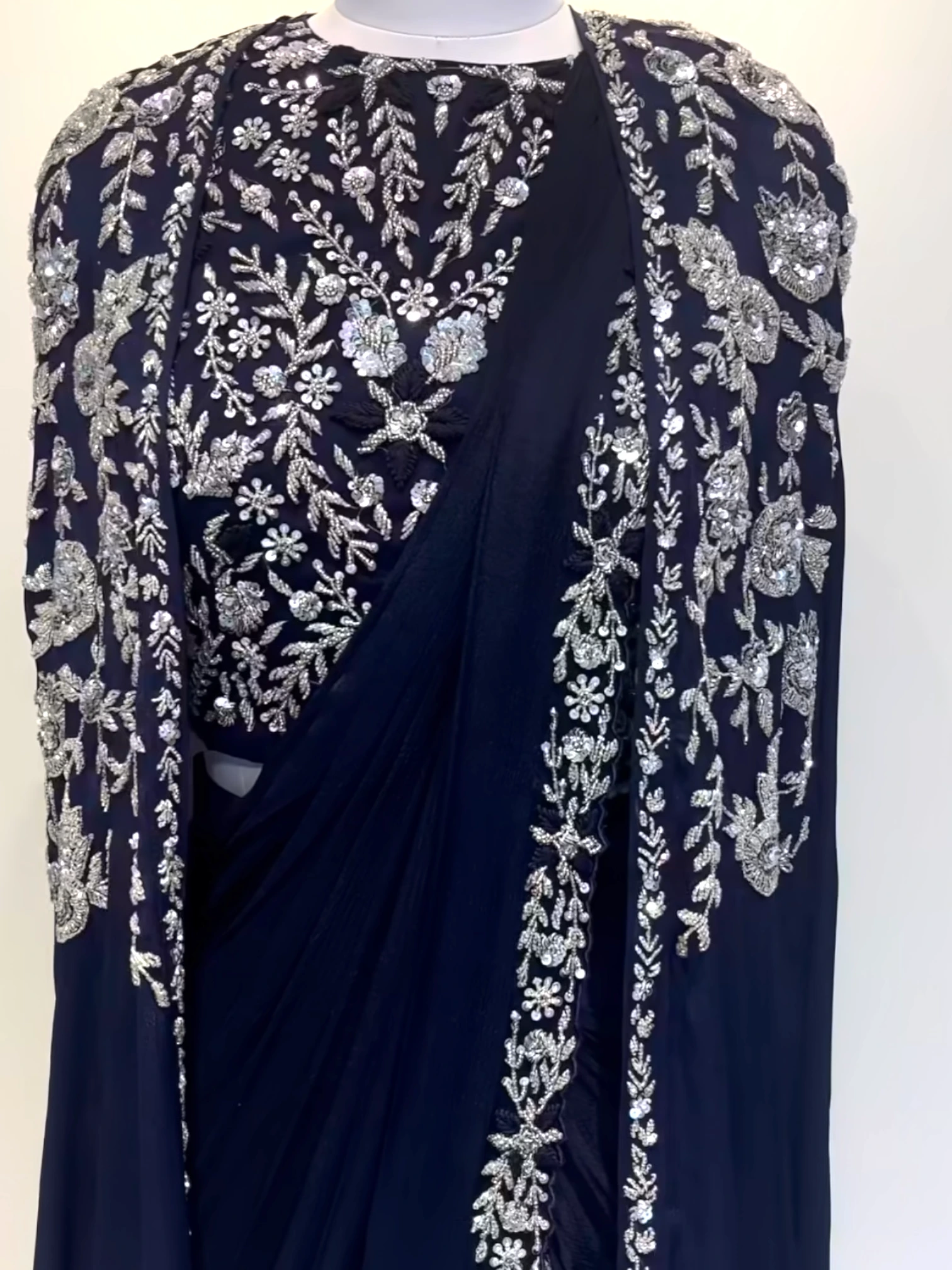 Grand Saree Cape embroidered set0 product image